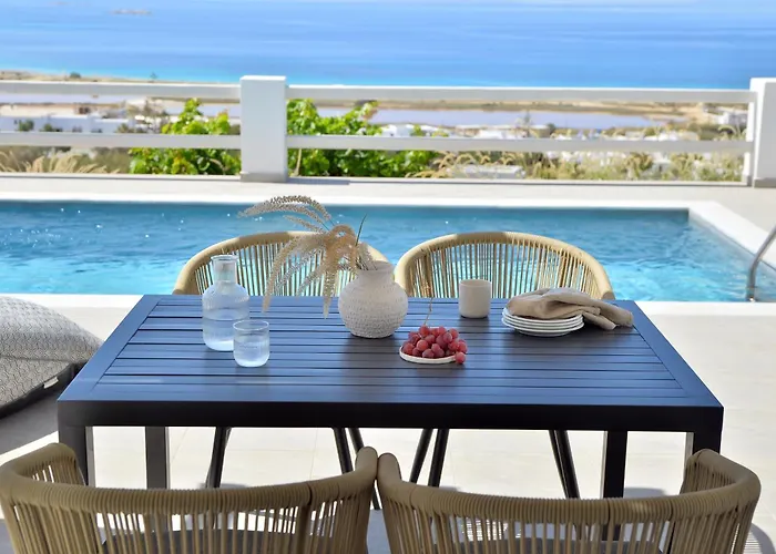 Mythology & מלון