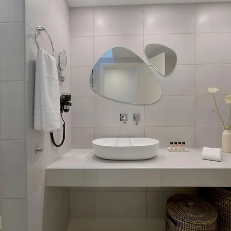 Hotel Mythology & 5*