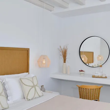 Mythology & Hotel Stelida (Naxos)