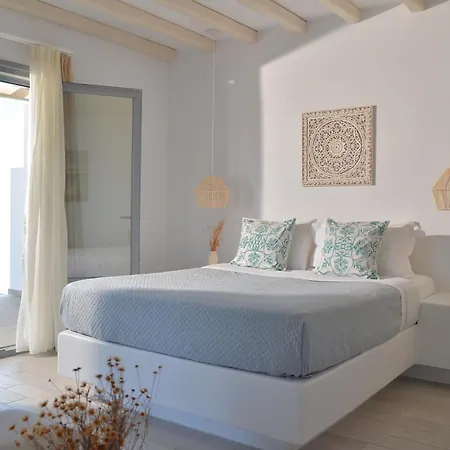 Hotel Mythology & Stelida (Naxos)