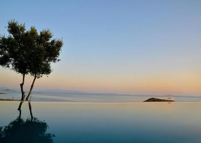 Mythology & Hotel Stelida (Naxos)